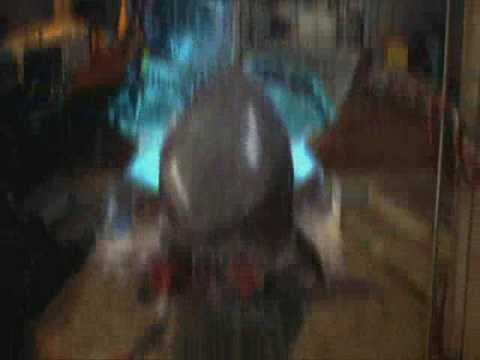 Montaje de DEEP BLUE SEA (TIBURONES)