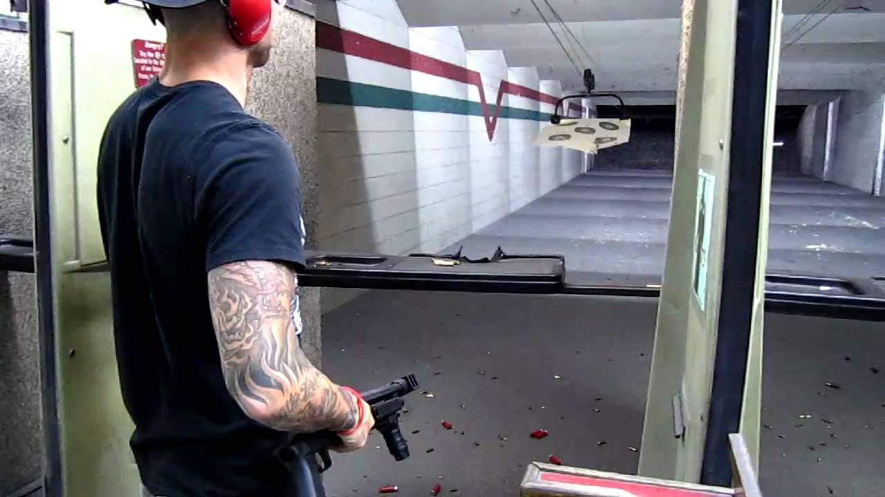 Mossberg 500 road blocker with grip