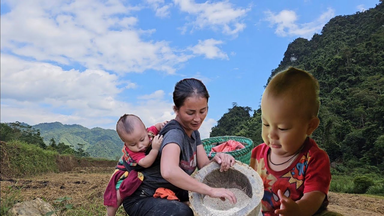 Mother and son make a kitchen frame to look for food