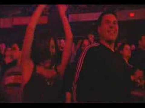 Motley Crue - On With The Show