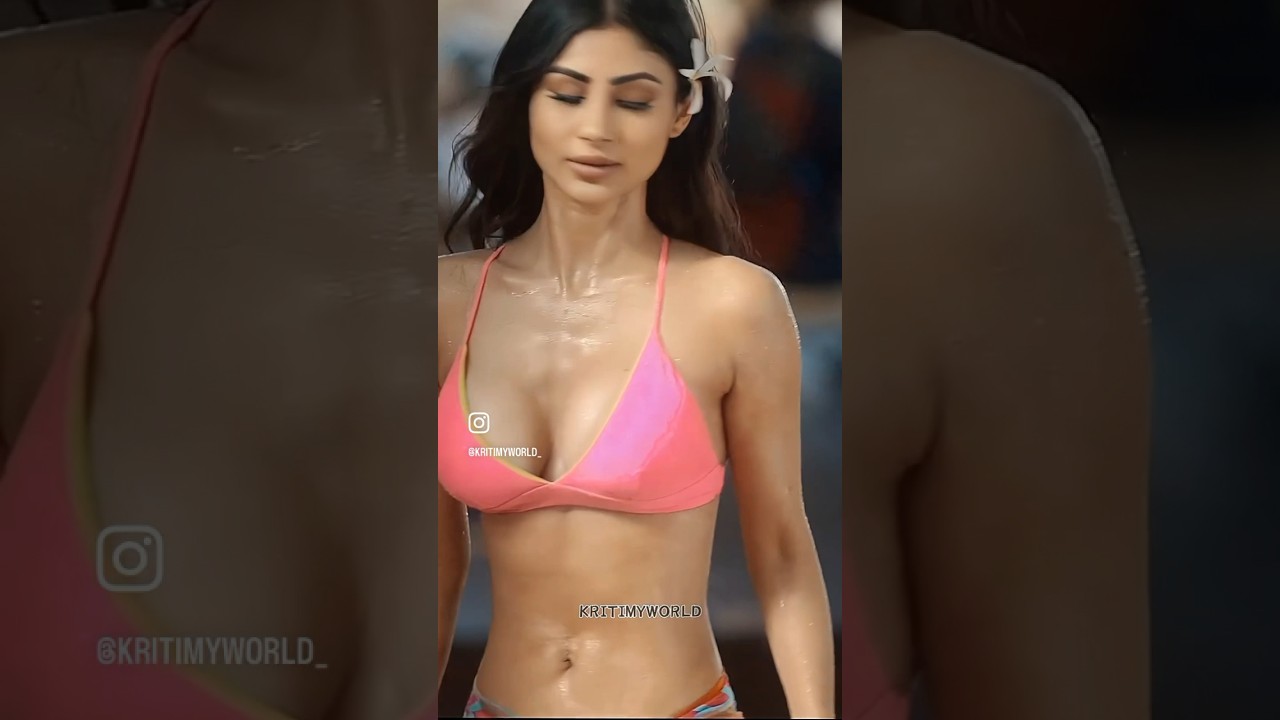 Mouni Roy hot sexy bikini