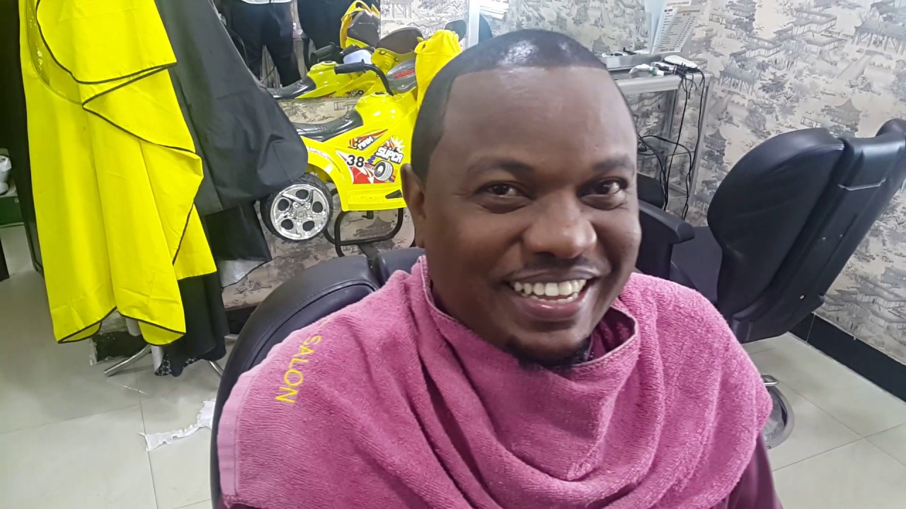 Mtangazaji wa ITV/Radio one Abdallah mwaipaya