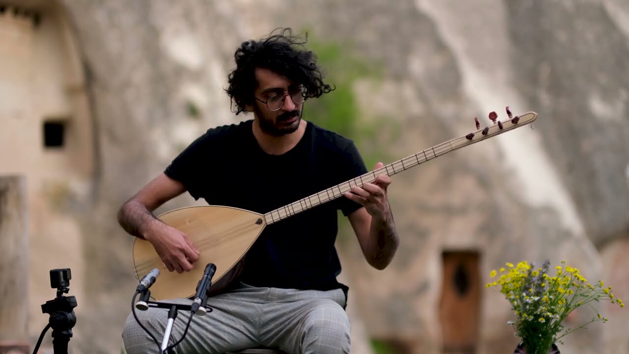 Muhlis Berberoğlu - Bahçalarda Mor Meni