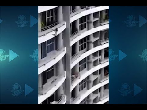 Mujer cae desde piso 27 y muere por tomarse una selfie