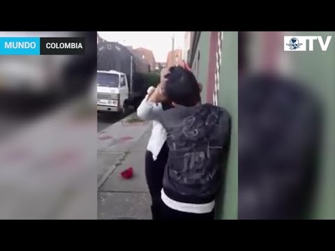 Mujer desnuda a presunto ladrón