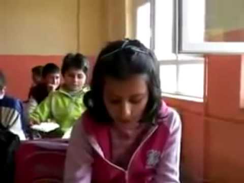 Mukemmel otesi bir ses. Harika.