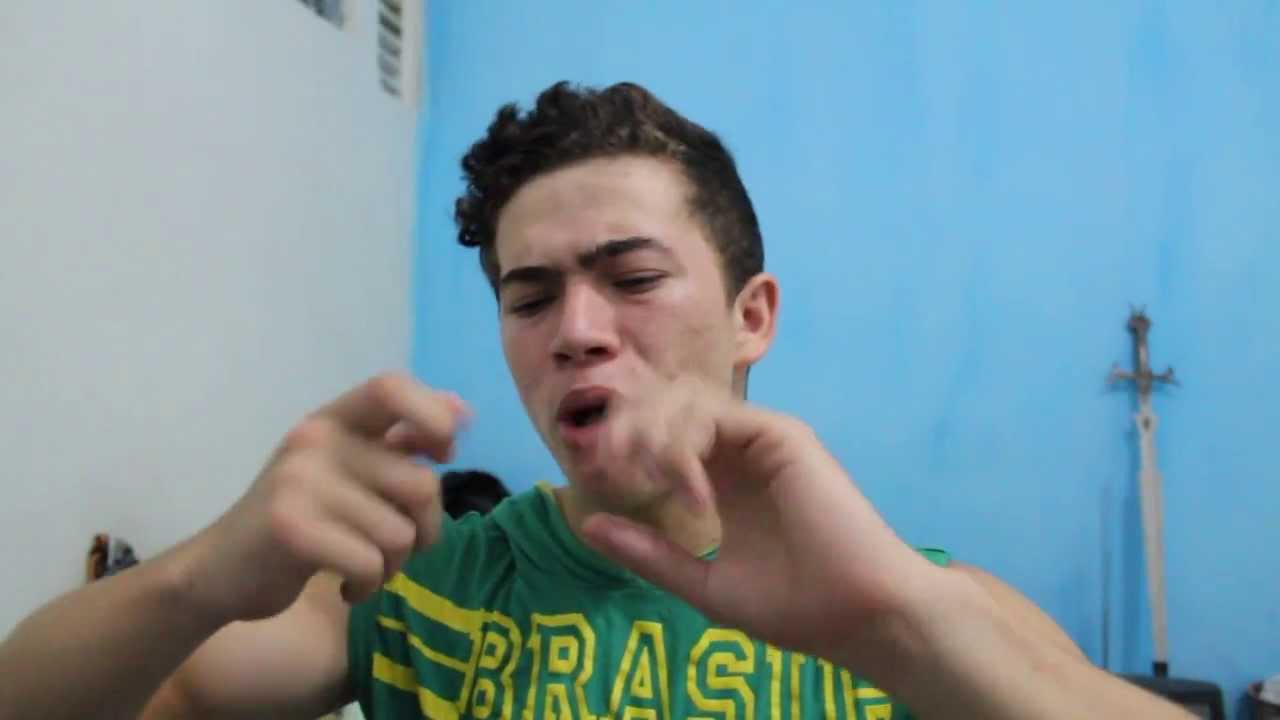 MULHER CAGA?