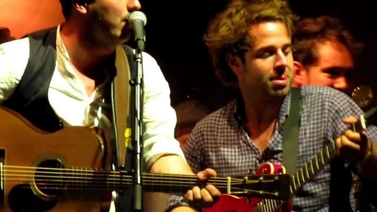 Mumford & Sons- Wagon Wheel (Live in Bristol) Gentlemen Of The Road