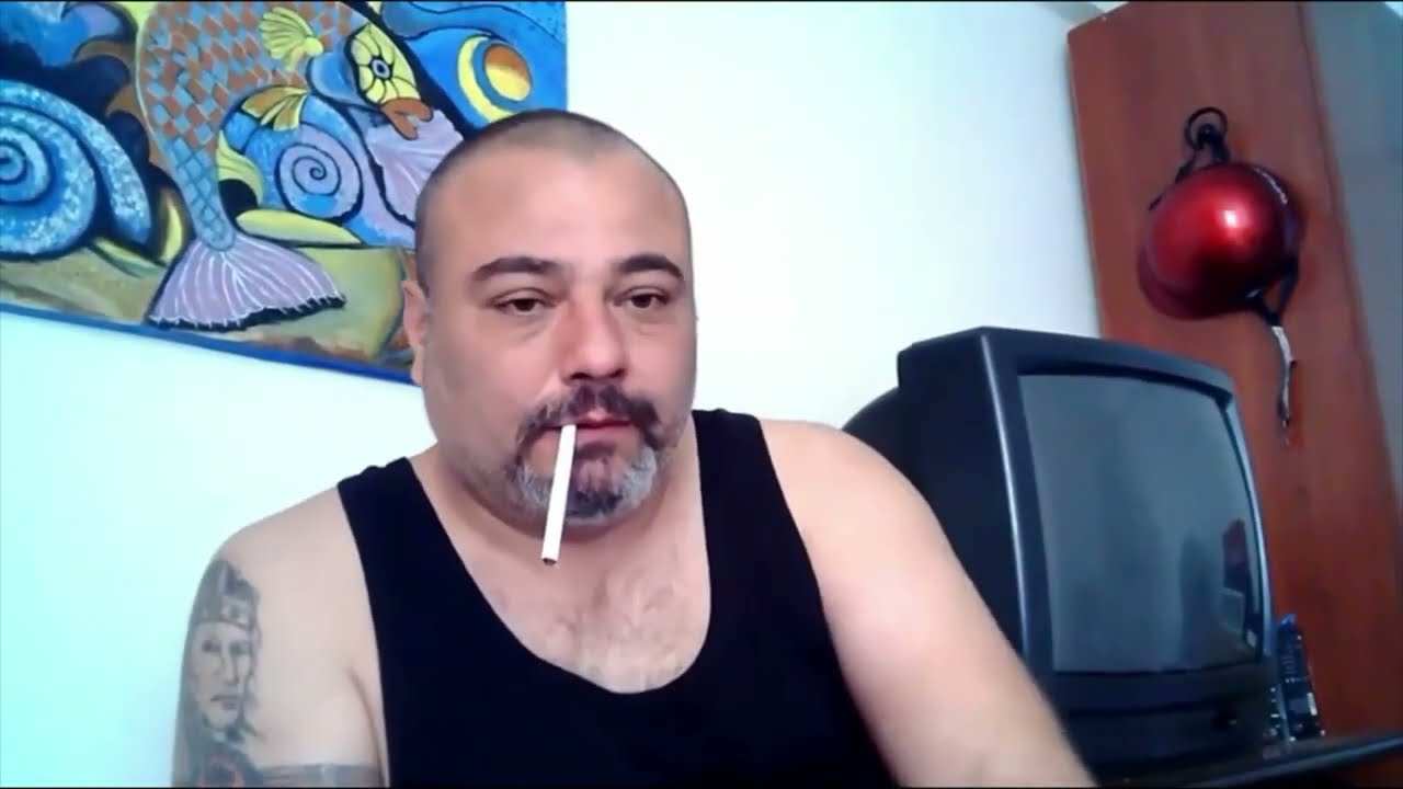 Muratcaz müşho'nun dırdırına katlanamayıp kapıyı kırıyor. 📿📿