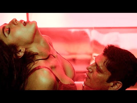 Murder Mubarak (Netflix) Kissing Scene - Bambi & Aakash | Sara Ali Khan