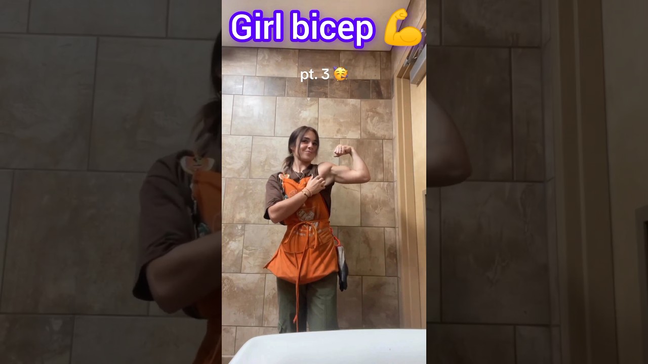 muscle girl flex super bicep😲💪#bicep #shorts #gym#workout #viral