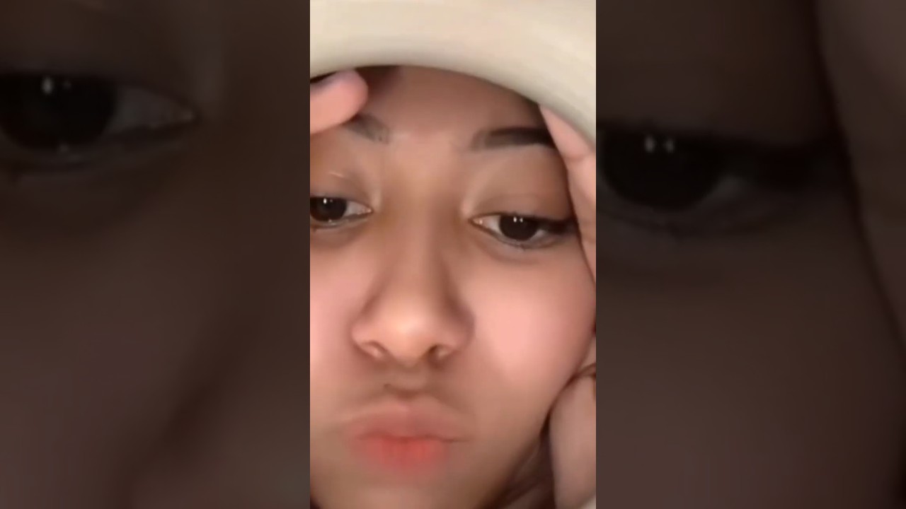 Muslim Hijabi🧕girl Farting💨and smelling#viral #shorts #short #shortsvideo#shortvideo #trending#funny
