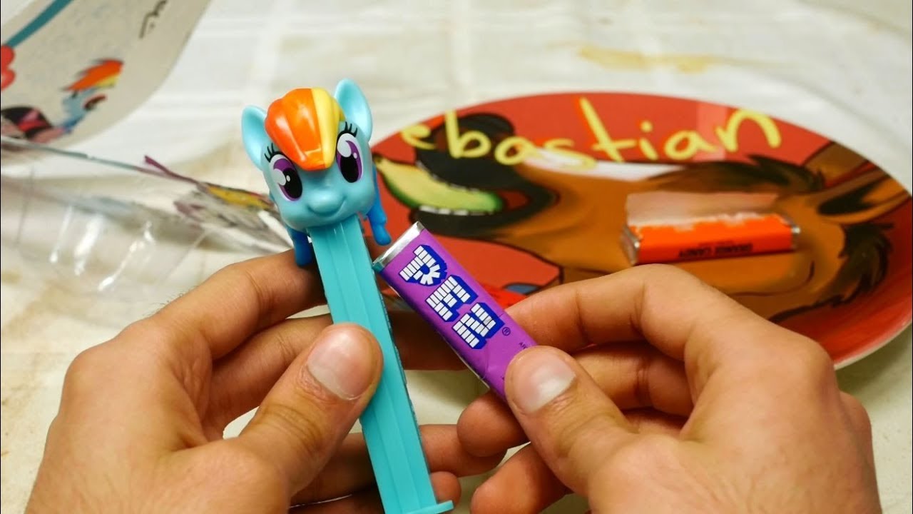 My Little Pony FIM Candy Pez Unwrapping and Taste Test Review [Sir Sebastian]