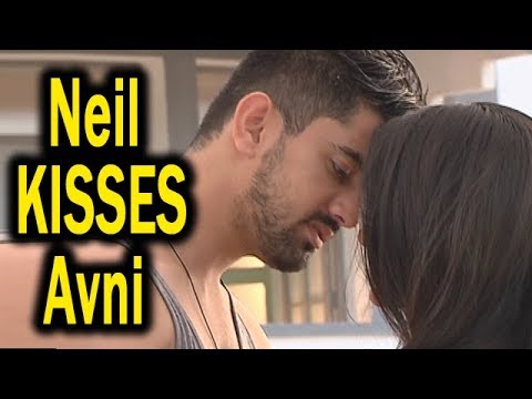 Naamkarann | Neil KISSES Avni | Neil Apologises Avni | Romantic Moments