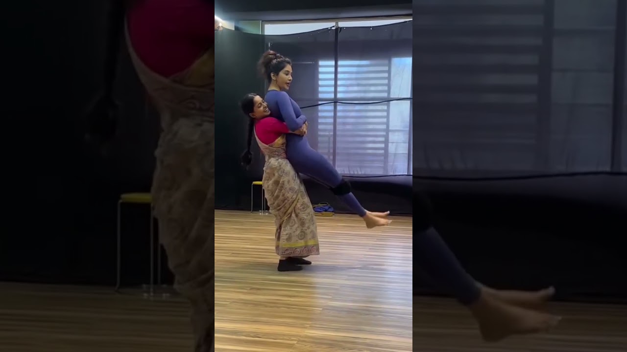 Nabha Natesh Funny Moment with Her Maid 😂