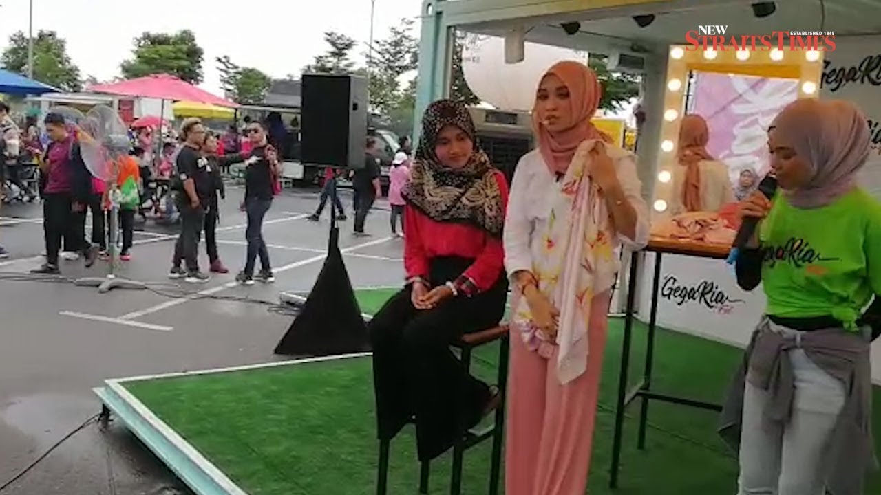 Nabila Razali shows off her hijab-wearing styles at Gegaria Fest
