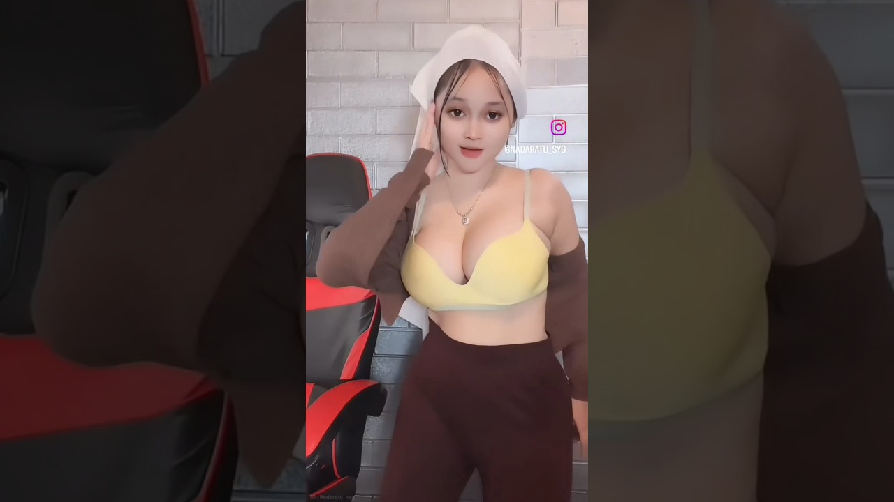 Nada Ratu Goyang Bar² #nadaratu #nadasyg #livebigo #jilbob #livejilbab #tobrut #shorts #viralvideo