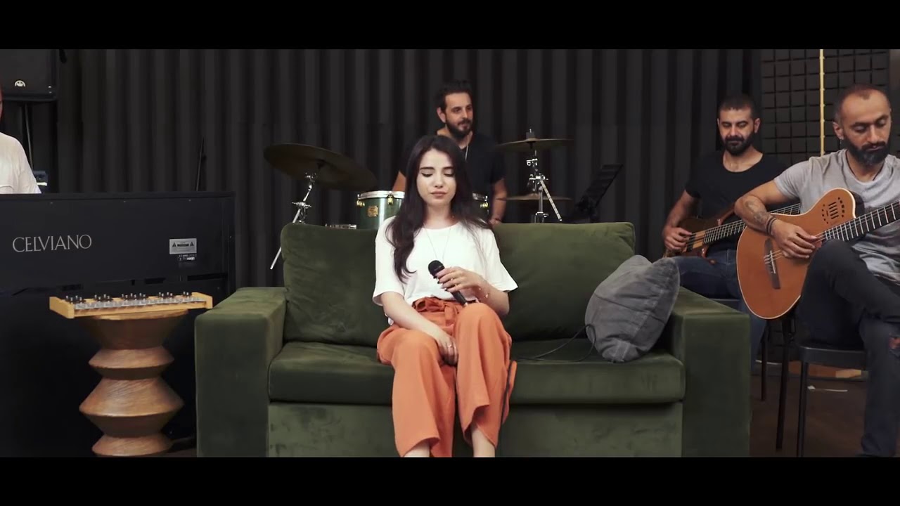 nahide babashli kalbi tas
