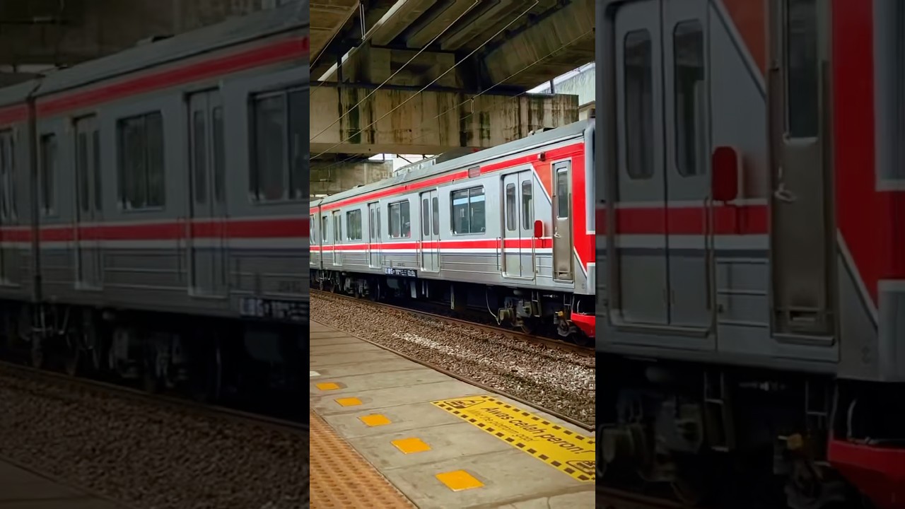 Naik kereta api Indonesia commuter line super keren 🔥🇮🇩 #keretaapi #lokomotif #shorts