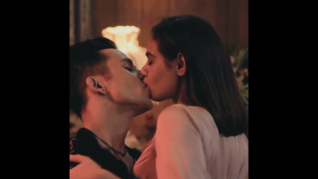 Naina bhan kiss miss #shorts #short #kiss #kissing #love #bold #bollywood #romantic #romance #couple
