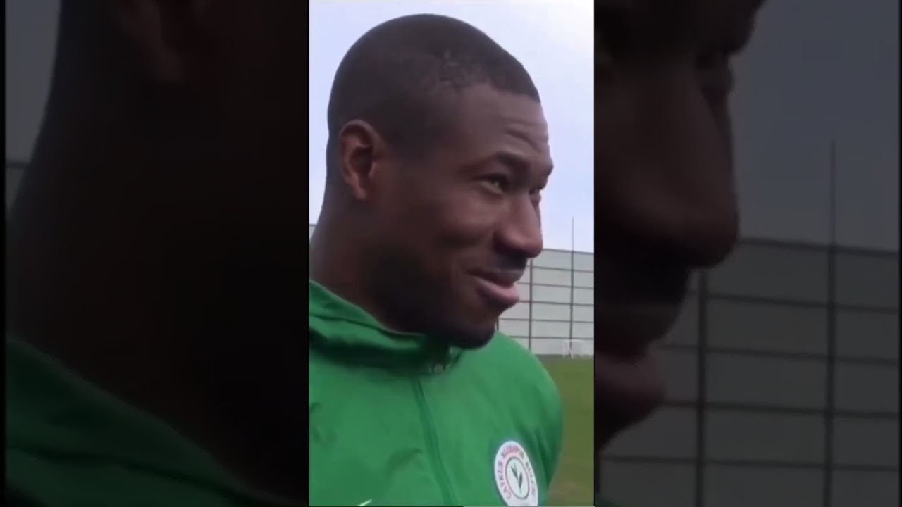 Nakoulma Sırıtıyor