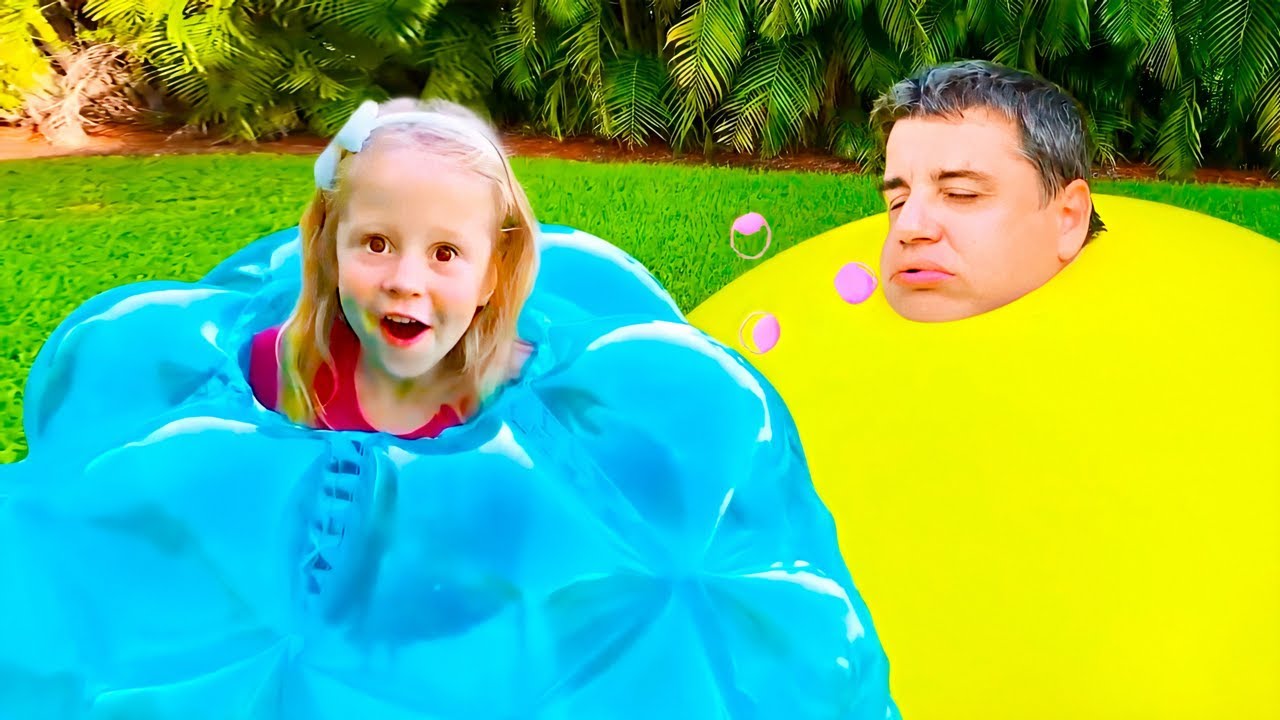 Nastya ve baba balçıkla eğlenceli açık hava oyunları oynuyor