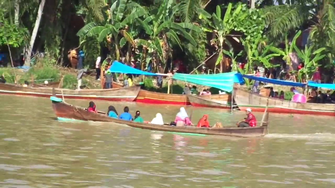 Native Motorboat Race in Tanjung Pura sub-district, Langkat regency (Part 6 of 7)