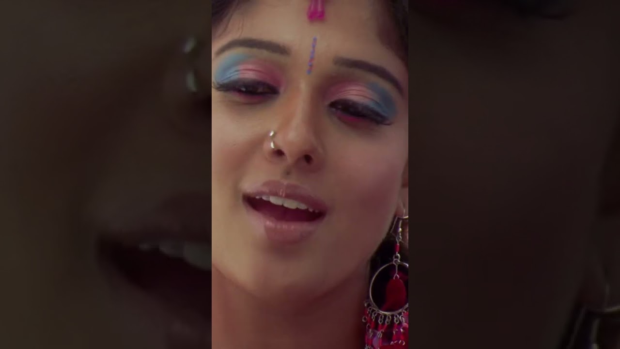 Nayanthara Hot in Villu