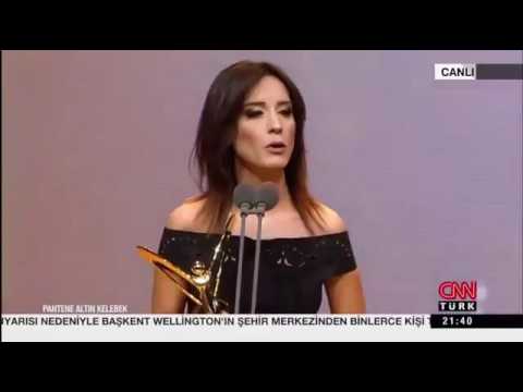 Nazlı Çelik Askerimize polisimize Selam yolladı. Boynundaki Ayyıldıza kurban.