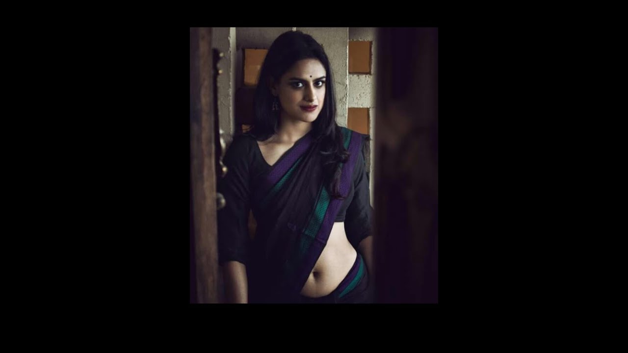 Neha Mahajan Hot