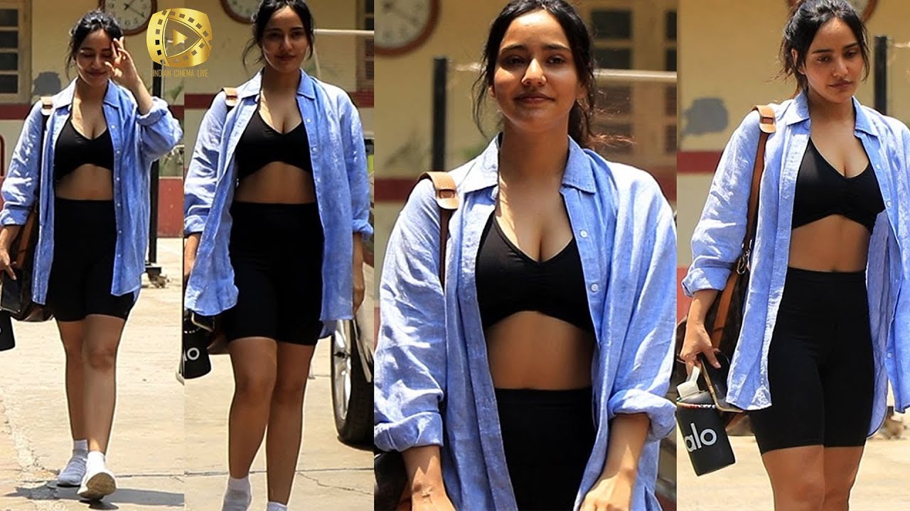 Neha Sharma Flaunts Her Huge $exy Cleavage In Very Tight Black Gym Outfit Snapped At Gym
