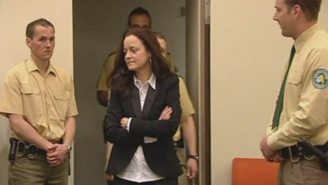 Neo-Nazi murders: Beate Zschaepe goes on trial in Germany