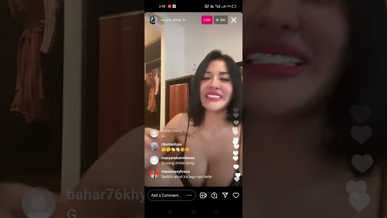 neysa alina model Insta live vdo of happy new year 2022..