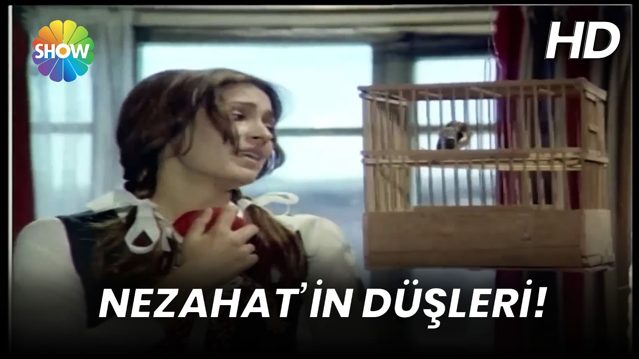 Nezahat, Ercan'ı hayal ediyor! | Liseli Kızlar Türk Filmi