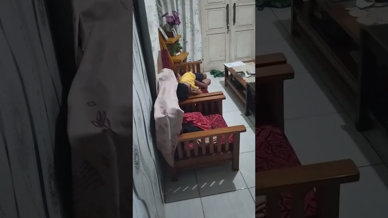 NGINTIP ADIK LAGI MAU TIDUR//Manisha channel