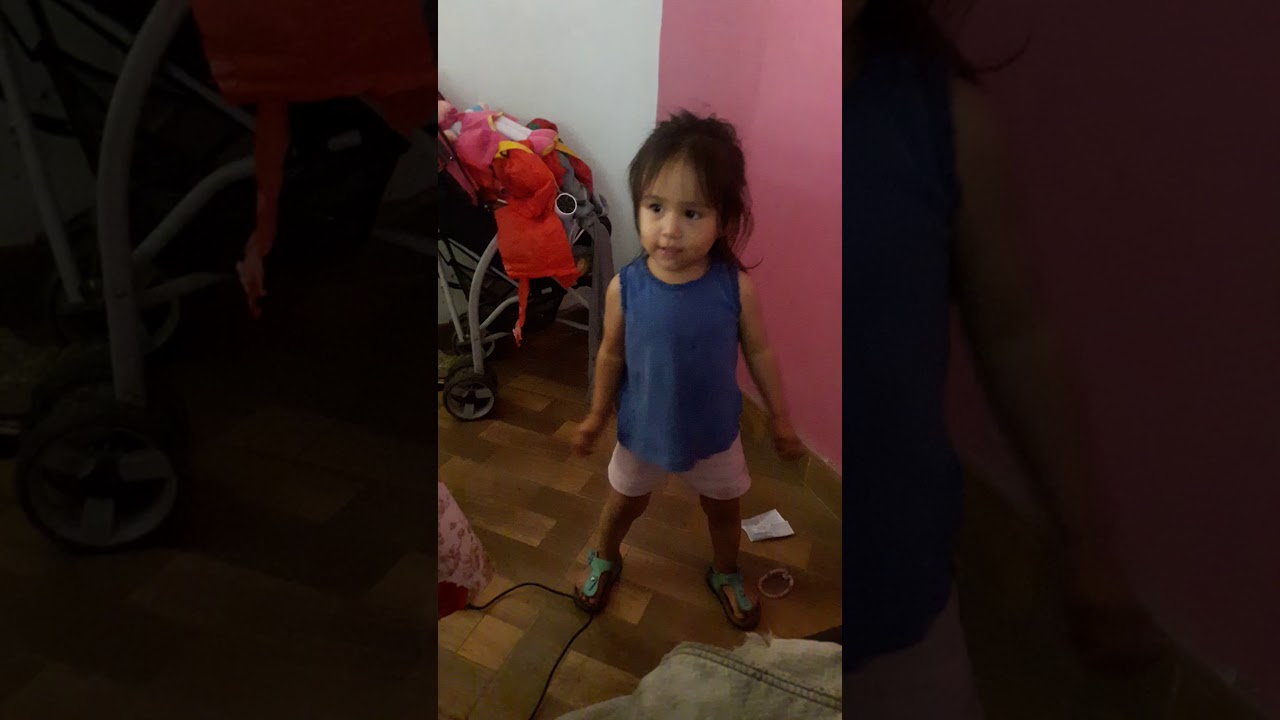 niña bailando Dura daddy yanke