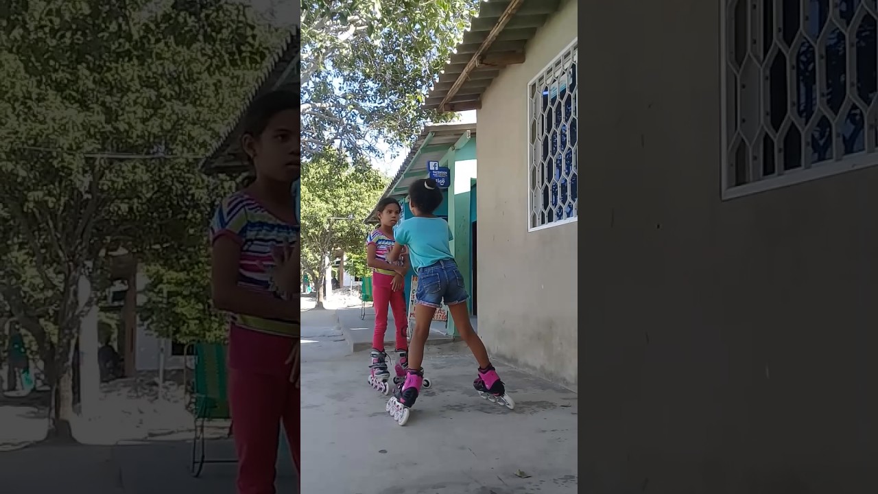 Niñas peleando sobre patines que mal