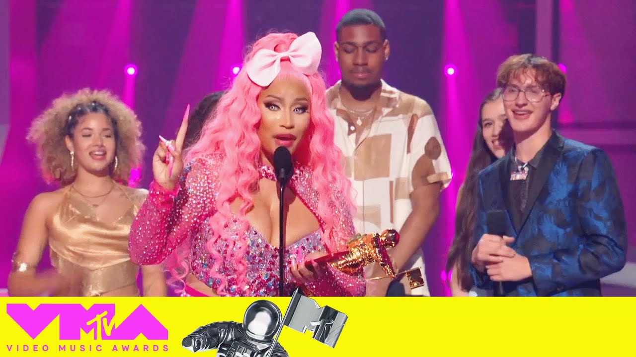 Nicki Minaj Accepts the Video Vanguard Award | 2022 VMAs