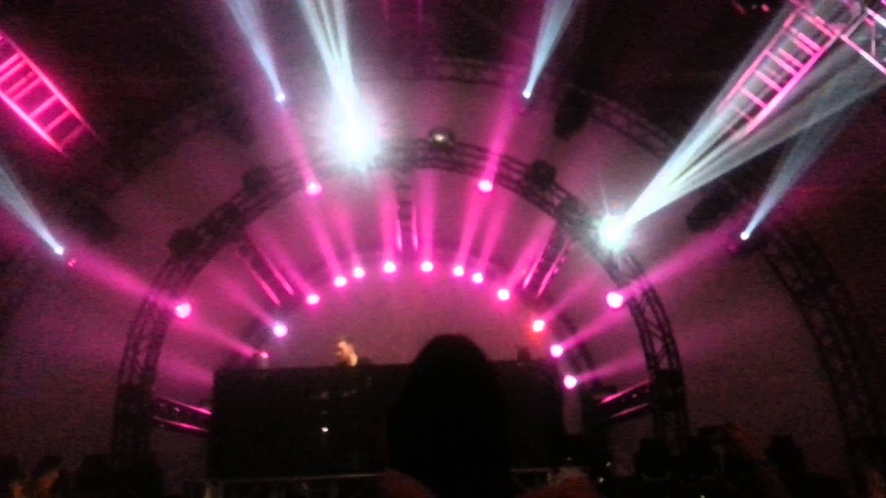 Nicky Romero @ Lights All Night 2013 - I Could Be The One ft. Avicii