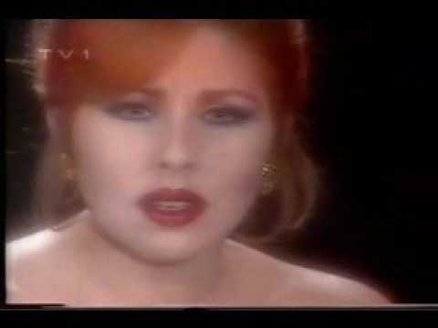 Nilüfer - Her Şey Bitecek Bir Gün (Video Klip)