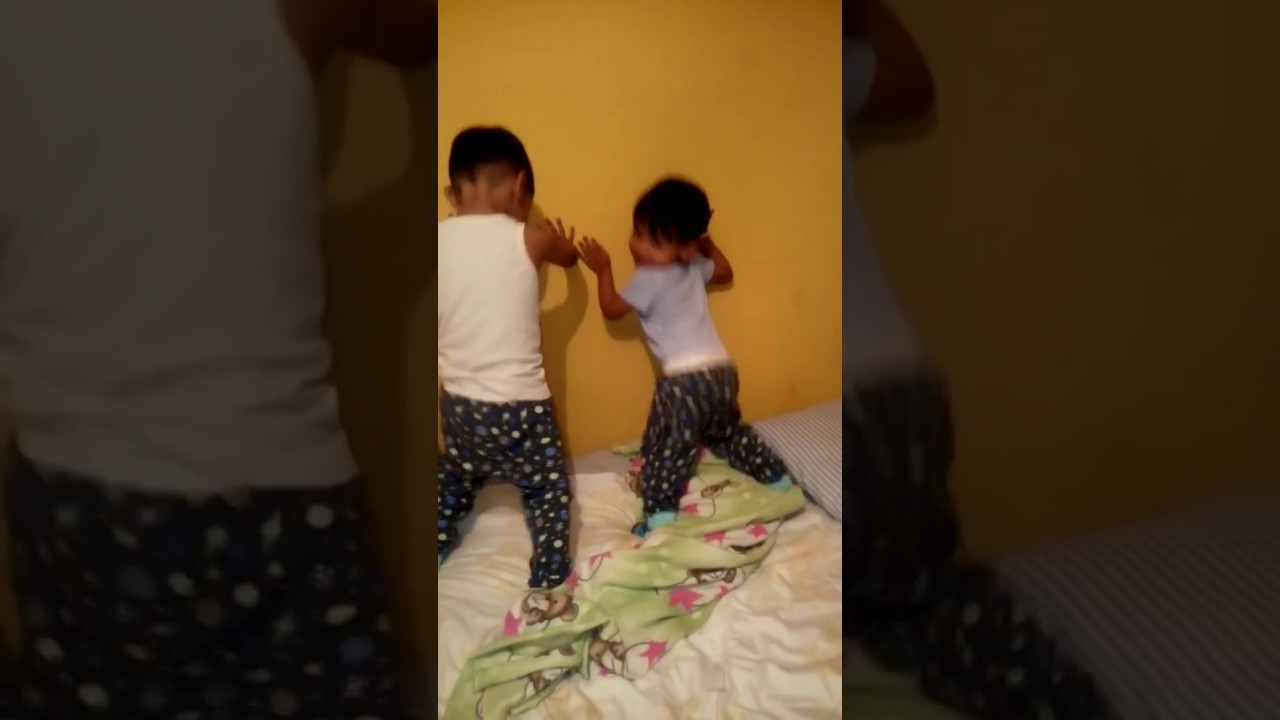 Niños bailando Twerking