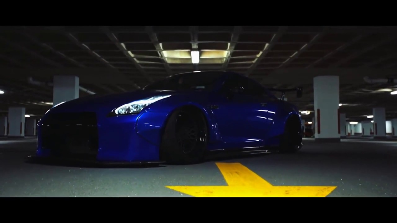 Nissan GTR Liberty Walk - is it illegal to deliver pizza on GTR