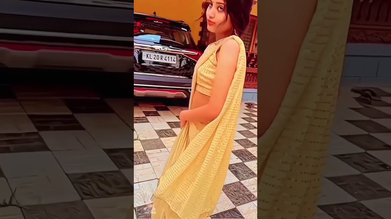 nivedyanivy Hot low hip navel shown low hip saree outfit #nivedyanivyy