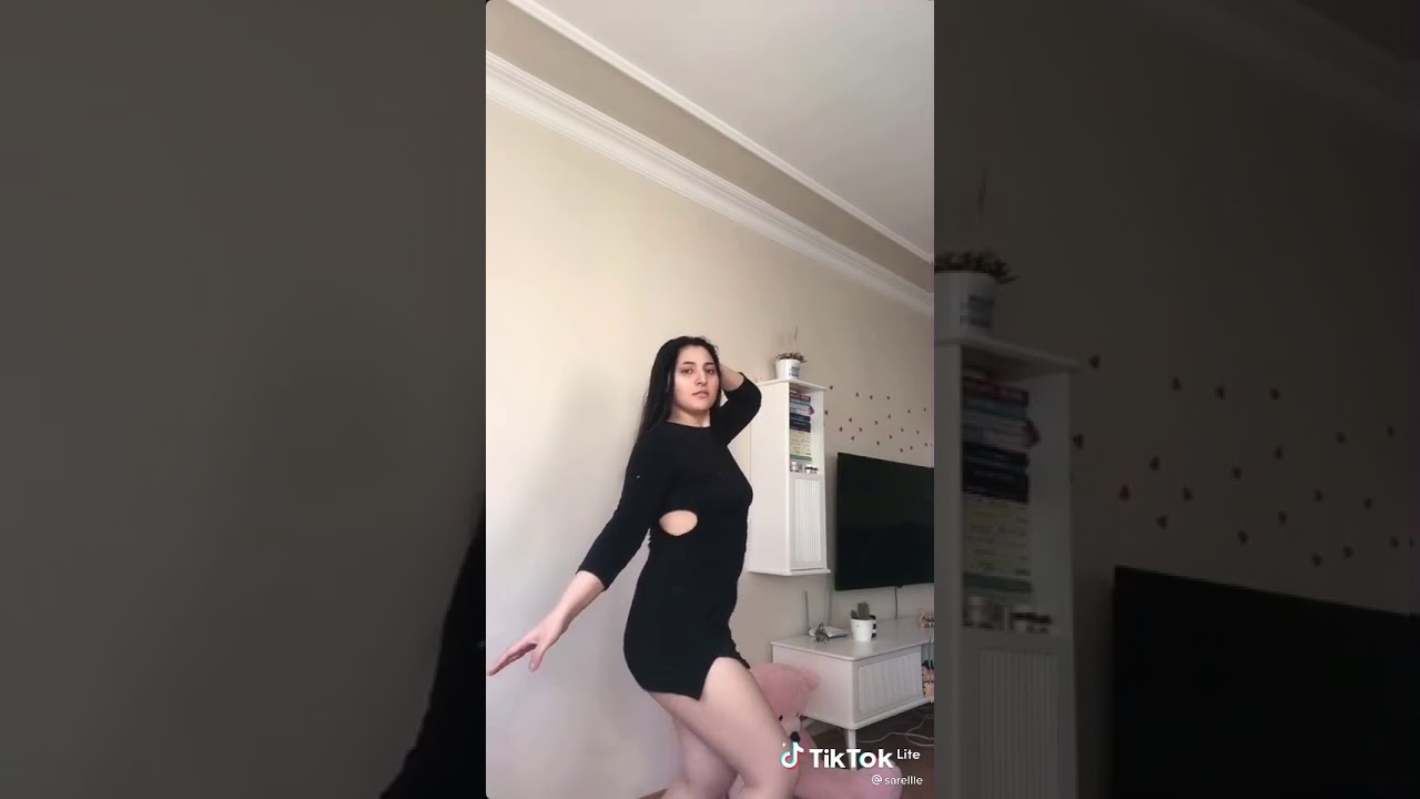 üniversiteli kızdan twerk Show