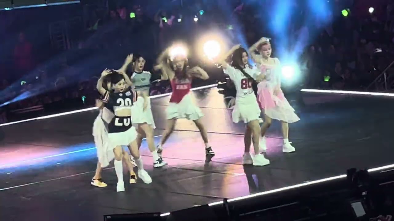 NMIXX - THE FEELS (TWICE COVER) - KCON 2023 - LA (FANCAM)
