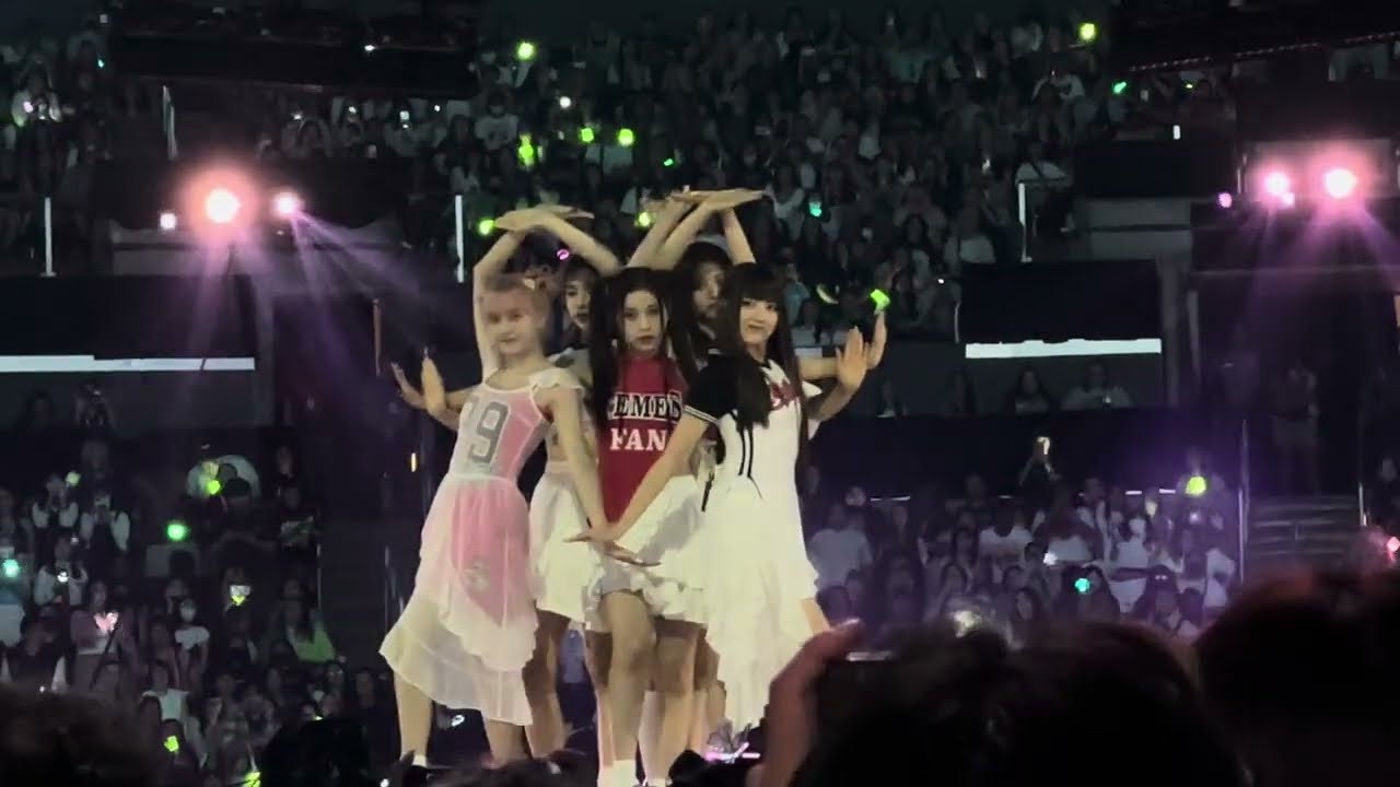 NMIXX - The Feels (Twice Cover) fancam at K(POP)CON(VENTION) LA Day 1 8/18/23
