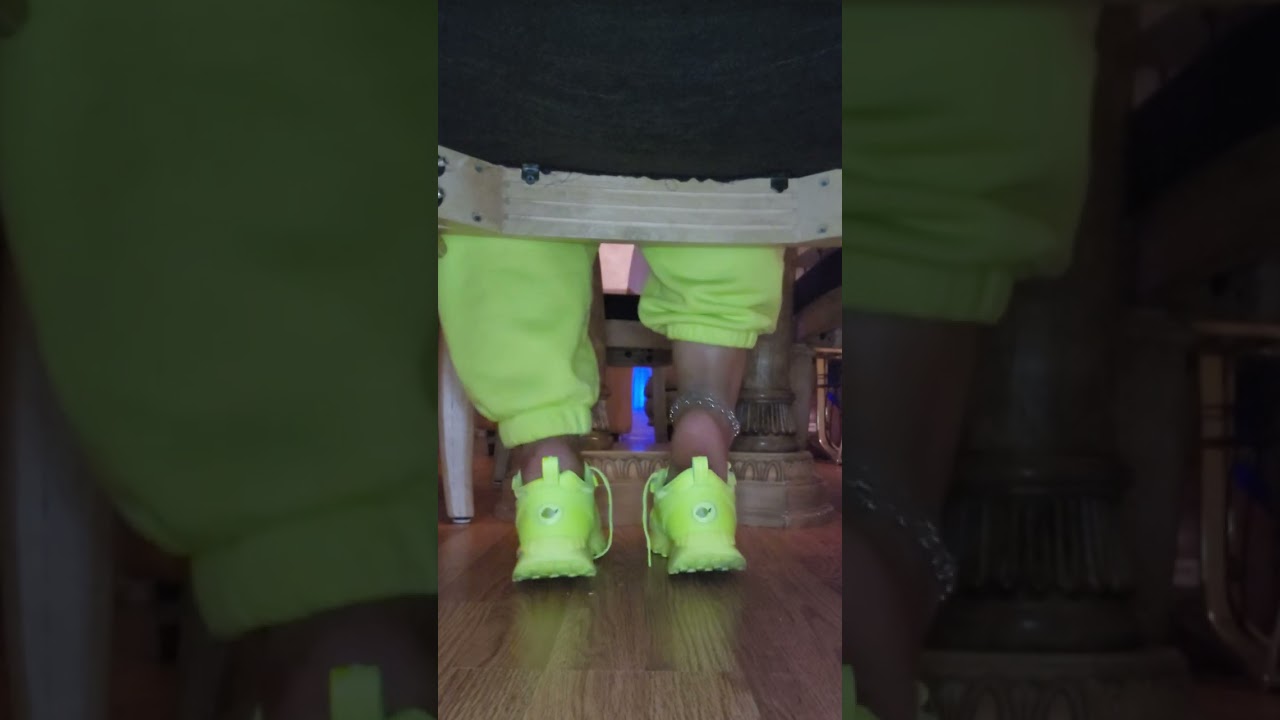 No Socks Shoeplay