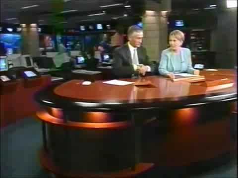 Noticiero Univision Closing 7/20/2000