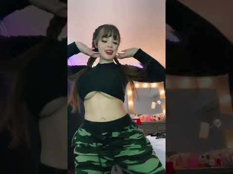 Nuevo TikTok de Danyancats muestra su pechos 🍑🍑😱 increíble 😊