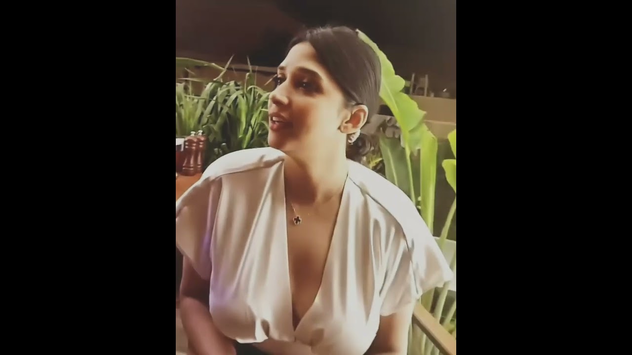 Nyla Usha stunning beauty 😲 nyla usha hot | malayalam hot | whatsapp status | #viral #ytshorts